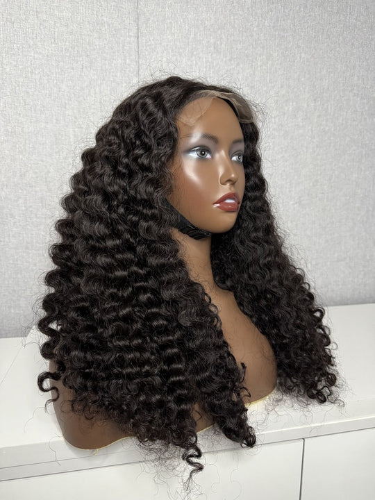 Flowywig 5x5 Curly Wig – Defined Burmese curls, easy to style and maintain daily